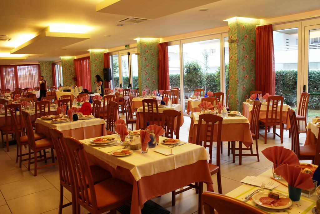 Montesilvano Marina Hotel La Ninfea מראה חיצוני תמונה